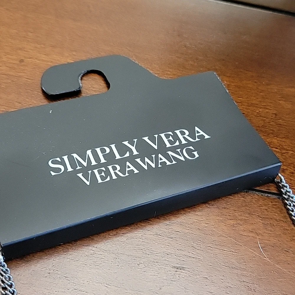 💜 VERA WANG NECKLACE